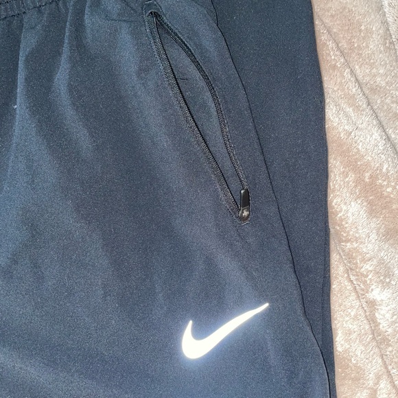 Nike Black Dri-FIT Sweatpants with Zipper Pockets - Picture 2 of 4
